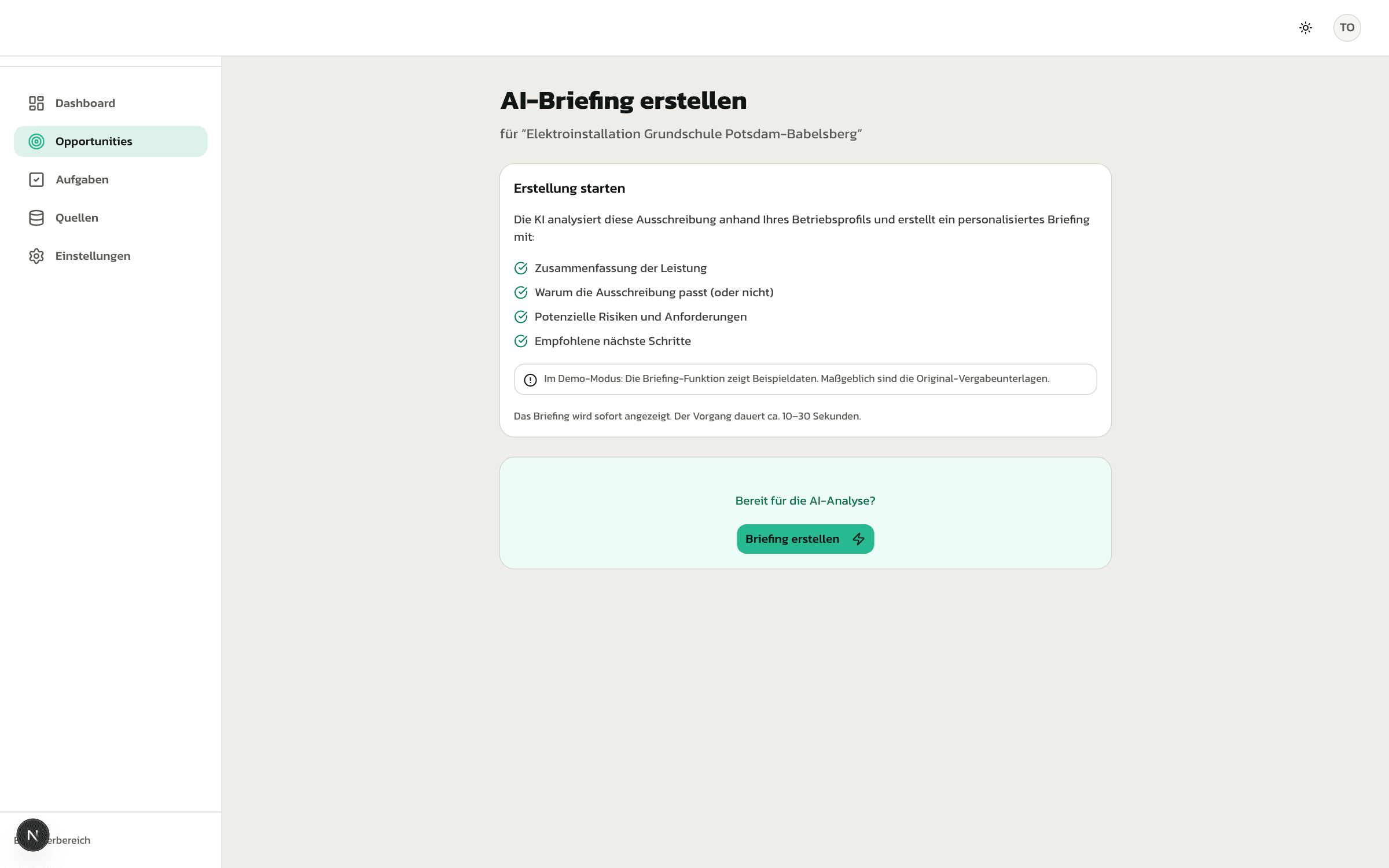 Briefing-Ansicht mit Zusammenfassung, Fit-Score und geforderten Nachweisen